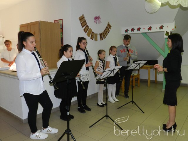 Az időseket köszöntötték 13